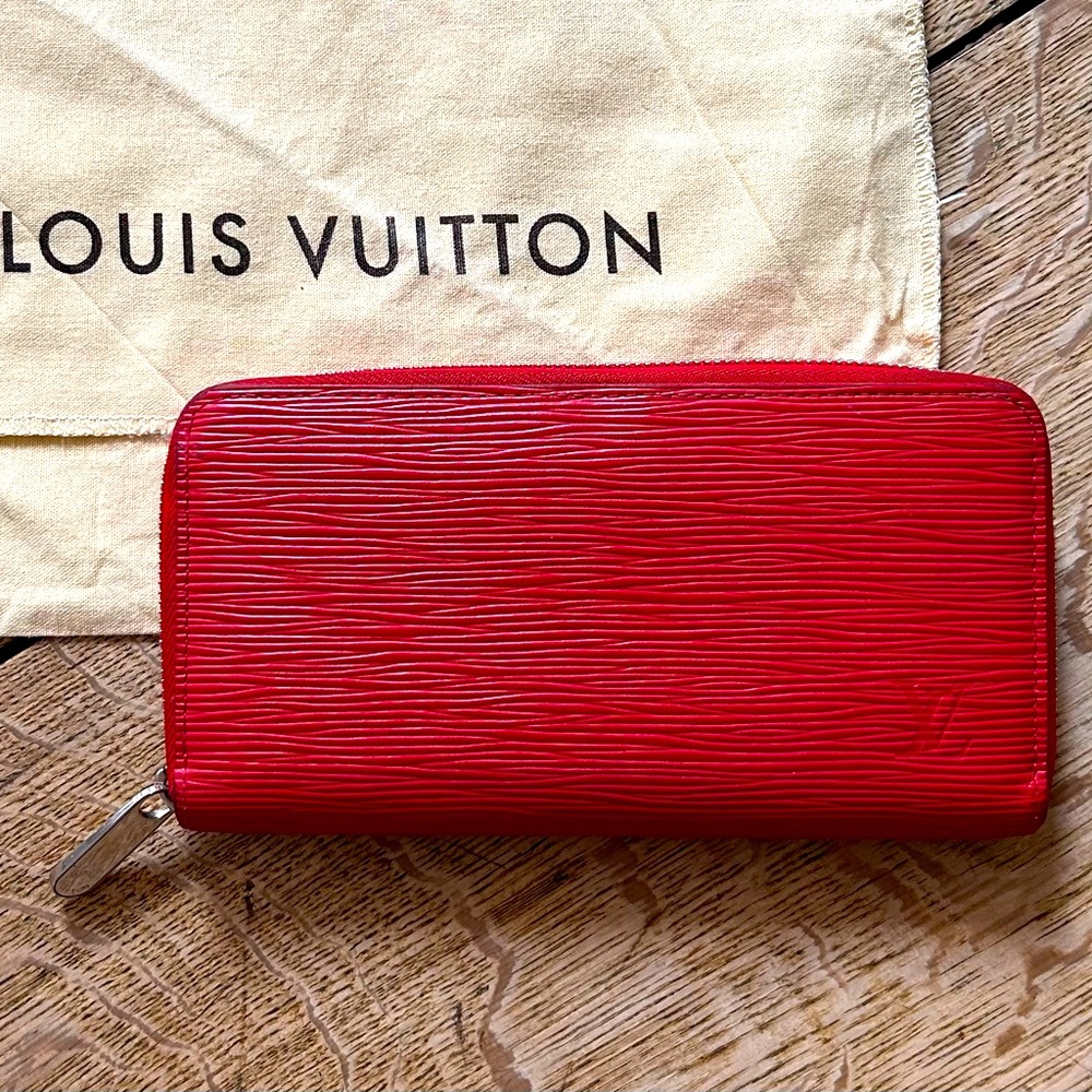 LOUIS VUITTON Zippy Wallet in Red Epi Leather